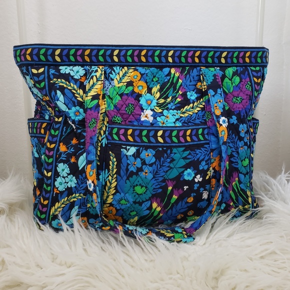 Vera Bradley Handbags - Vera Bradley Get Carried Away Large Zip Top Tote